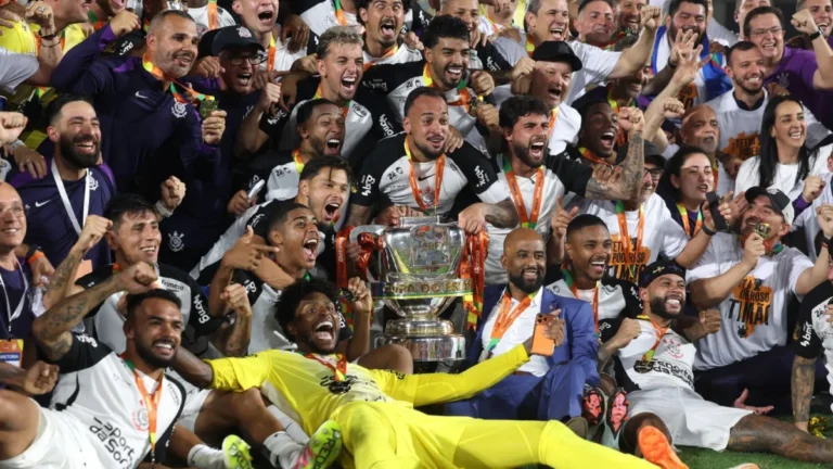 Corinthians faz história e conquista o tetracampeonato!