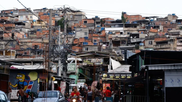 Governo do RJ lança plano para recuperar áreas dominadas