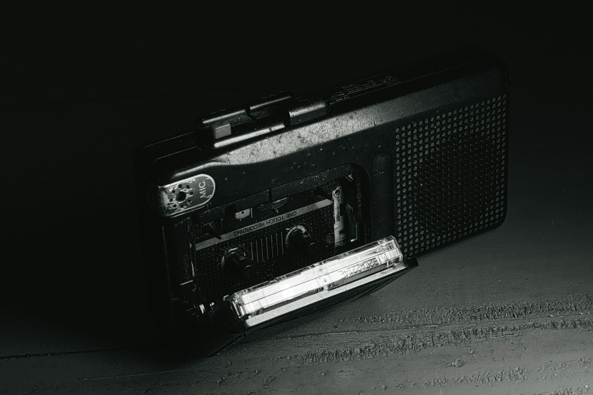 a black and white photo of an old radio