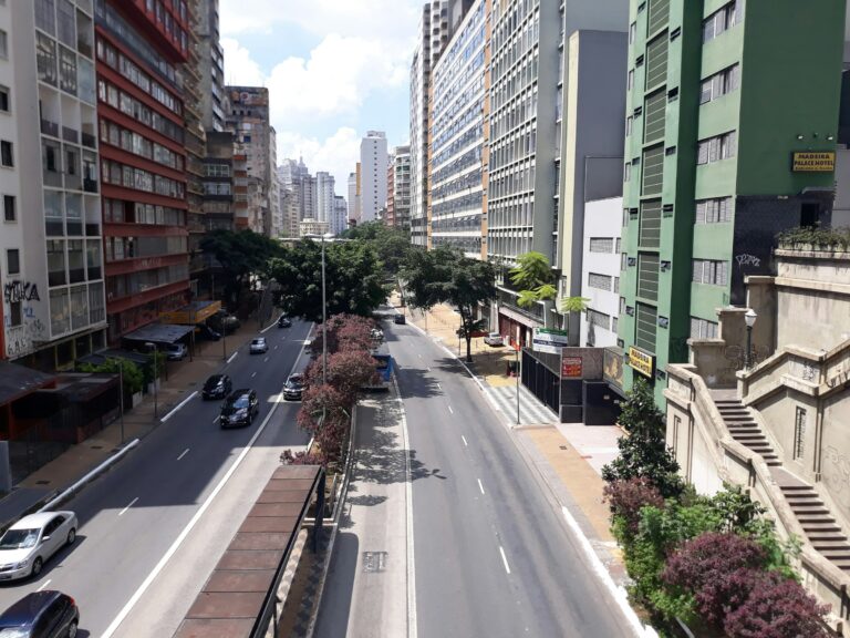 Réveillon na paulista: simone Mendes e fogos silenciosos
