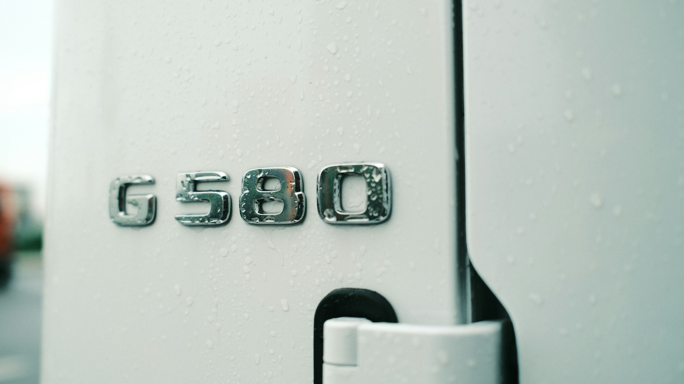 G580 emblem on a white car.