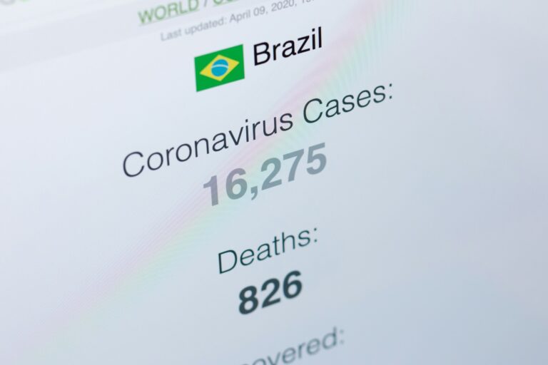 Casos de SRAG caem no Brasil, revela boletim da Fiocruz