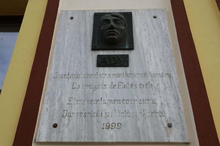 Ibovespa bate recorde histórico e supera 166 mil pontos