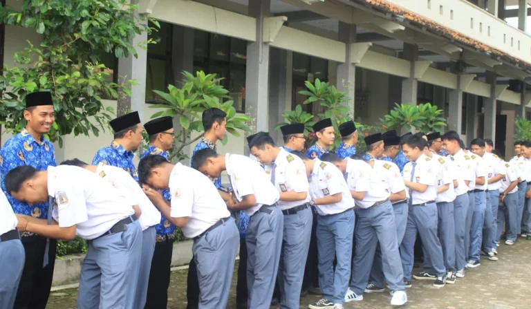 Polícia desmantela grupo que expunha estudantes