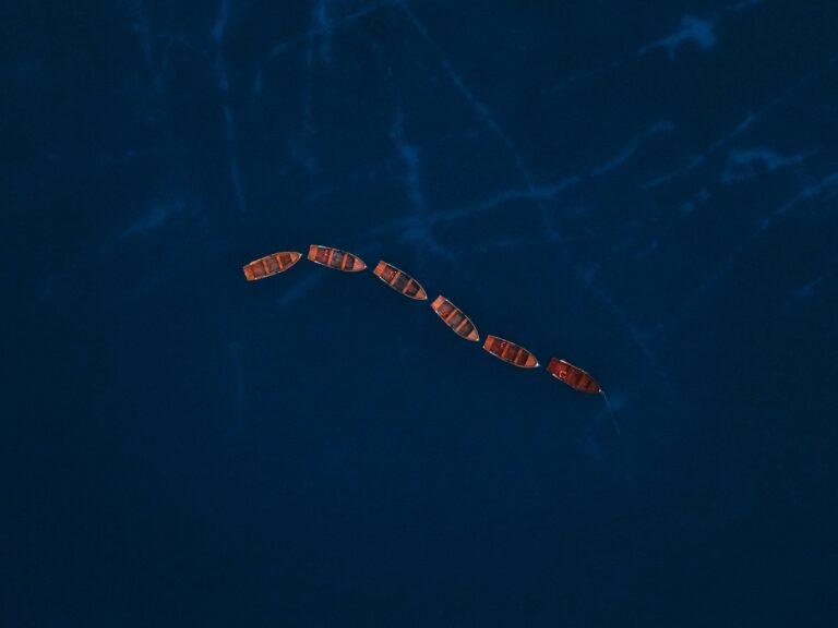 Lancha naufraga no Amazonas: buscas por desaparecidos