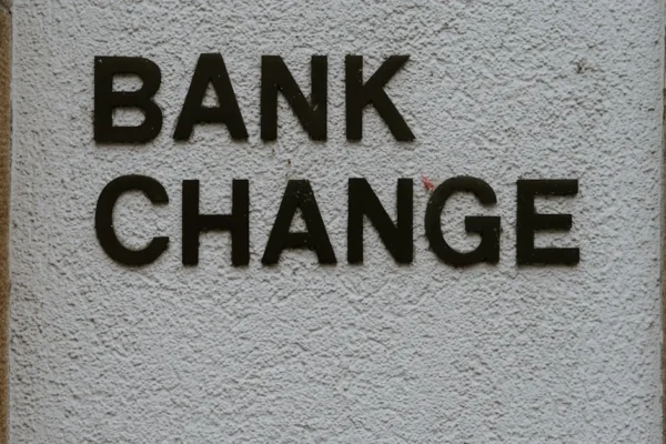 Ko Kang Yong revela desafios financeiros em nova mudança