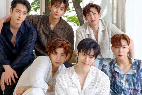 2PM revela design inovador do novo light stick oficial