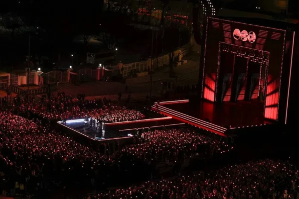 BTS gera polêmica em Gwanghwamun e afeta negócios locais