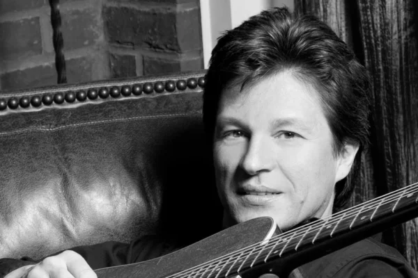 Ronnie Bowman, ícone do bluegrass, morre em acidente trágico