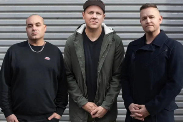 Hilltop Hoods arrecada r$ 95 mil para nova escola infantil