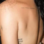 Demi Lovato revela pistas sobre turnê e Jonas Brothers