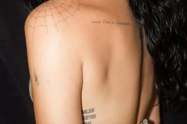 Demi Lovato revela pistas sobre turnê e Jonas Brothers