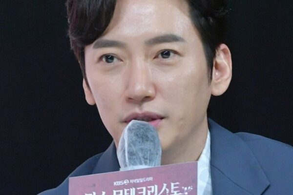 lee sang bo Perfis I9 Artigos