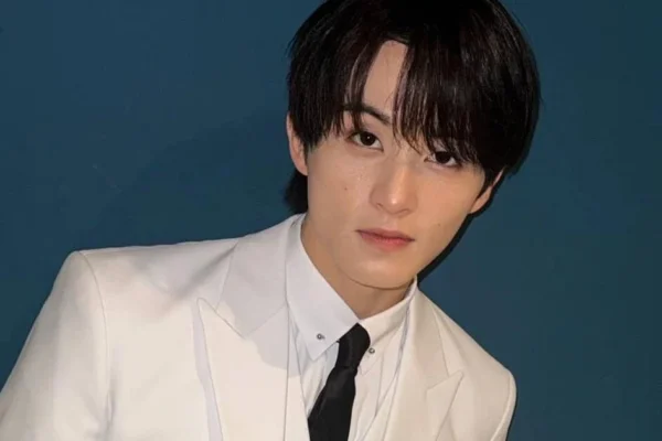 Você gostaria que Mark voltasse para o NCT? vote na nossa enquete!