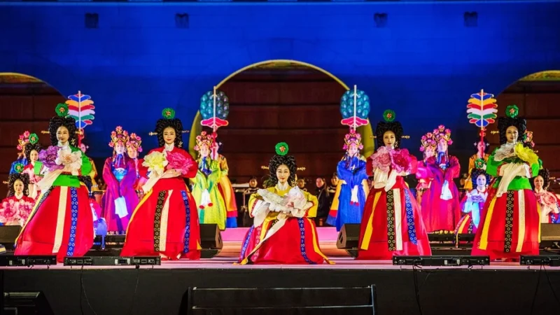 O impacto do BTS no aumento de visitantes aos palácios coreanos