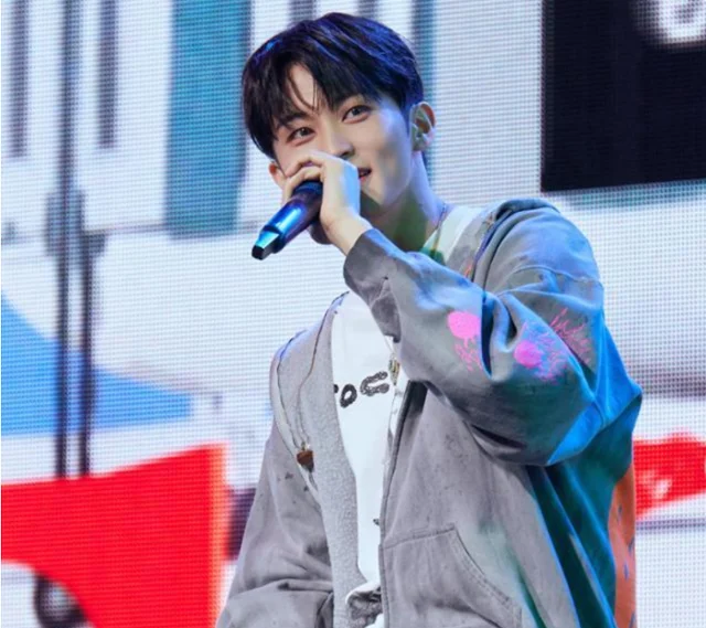 Mark, do NCT, encerra contrato e agradece fãs após 10 anos