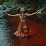 Anitta estreia no Saturday Night Live com choka choka e Shakira