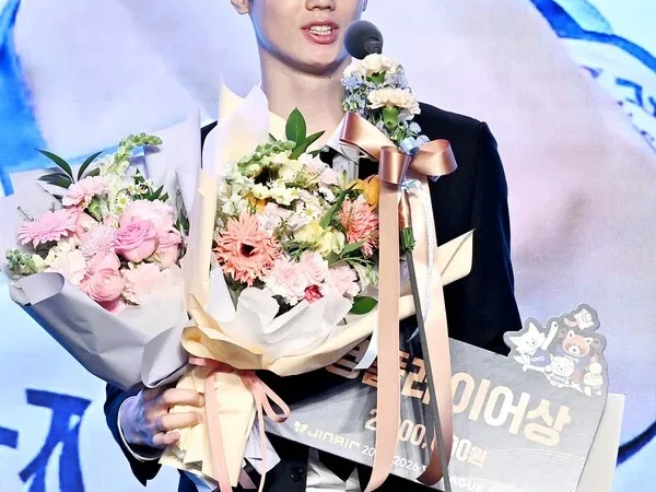 Iwoo-jin e Lee Ji-yoon brilham ao conquistar o Young Player Award na V-League