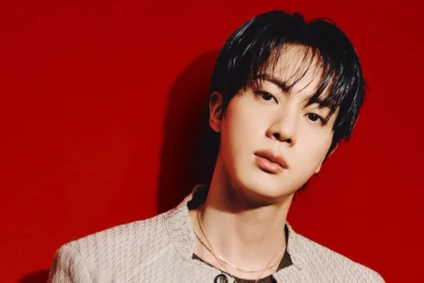 Jin do BTS fala sobre seu amor pelo grupo e sonhos para o futuro
