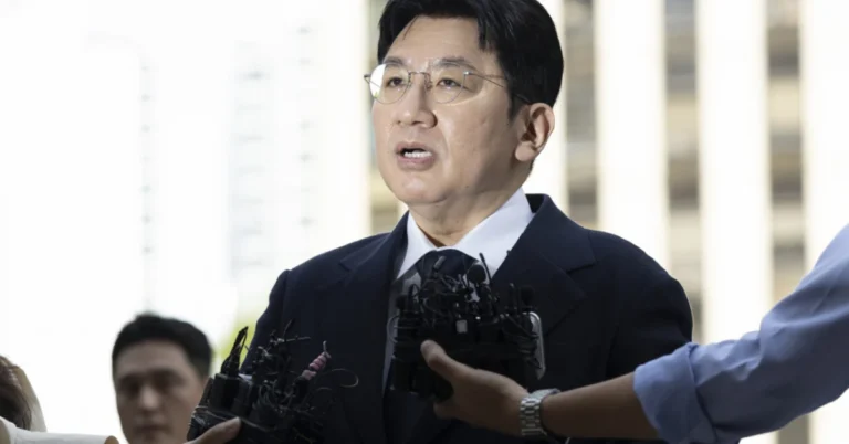 Bang Si-hyuk enfrenta crise na Bighit Entertainment durante turnê do BTS