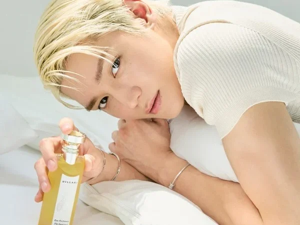 Taeyong do NCT brilha em ensaio fotográfico inspirado em Bulgari