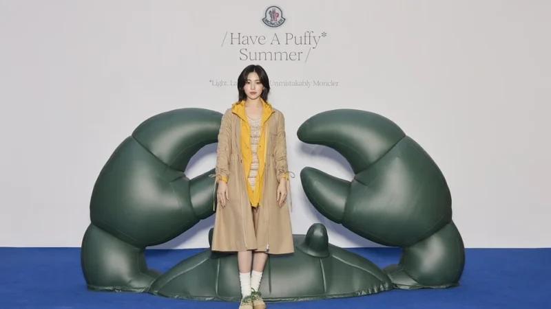 Moncler lança pop-up ‘have a puffy summer’ com estrelas do k-pop em seul
