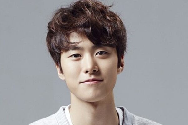 gong myung Perfis I9 Artigos
