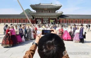 BTS atrai 200 mil turistas a Busan e transforma a economia local