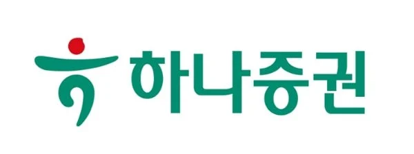 Leeseo do Ive encanta fãs com arremesso inicial no beisebol