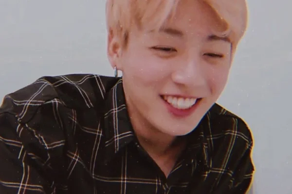 Jungkook do BTS é alvo de hacking e quase perde 84 bilhões em ações da HYBE