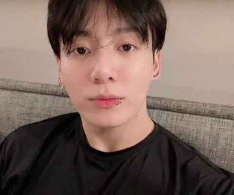 Jungkook do BTS gera polêmica com compra de motocicleta ducati v4 s