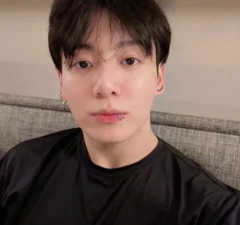 Jungkook do BTS gera polêmica com compra de motocicleta ducati v4 s