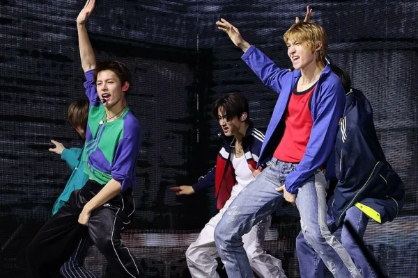 Cortise brilha na Billboard enquanto BTS mantém top 10 por 8 semanas