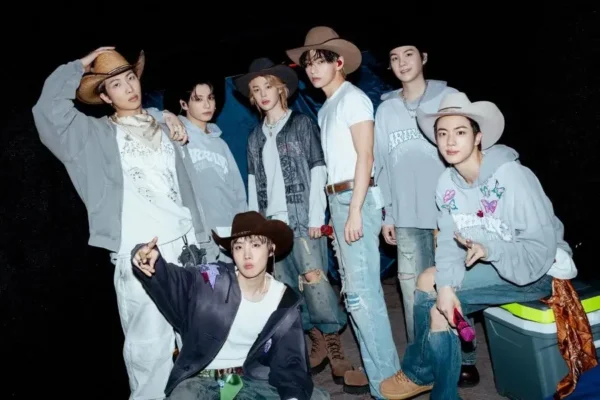 BTS continua sua impressionante trajetória no top 10 da Billboard com "ARIRANG