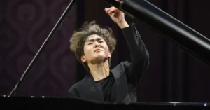 BTS se une ao pianista Cho Seong-jin em colaboração musical surpreendente