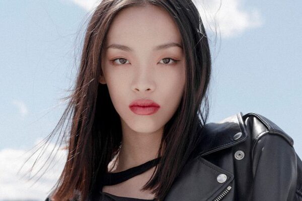 lexie liu Perfis I9 Artigos