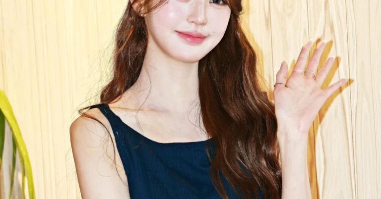 Jang Wonyoung do IVE encanta como embaixadora em evento de moda