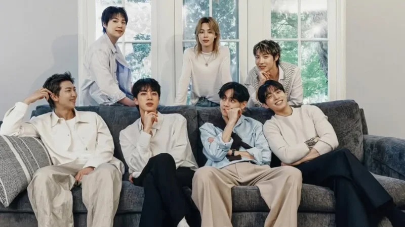 BTS inicia celebração de 13 anos com fotos especiais da ‘Family Photo