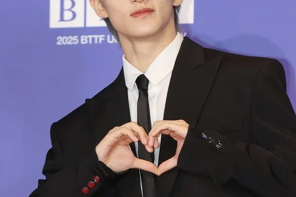 Mark do NCT lança sua própria agência 'Upper Room' e anuncia independência