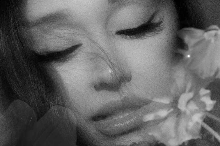 Ariana Grande lança single “hate that i made you love me” do álbum *petal*