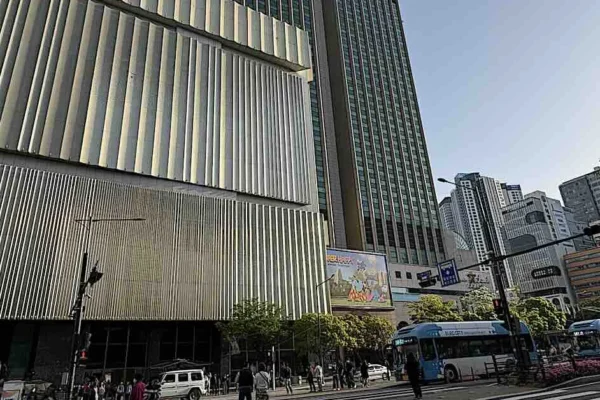 Lojas de departamento em Busan lançam promoções especiais para fãs do BTS