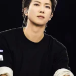 RM encanta fãs em concerto do BTS em Busan, celebrando cultura coreana