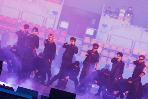 BTS comemora 13 anos com 110 mil ARMYs em show inesquecível em Busan