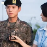 Diretor desmente rumores de namoro entre Park Jihoon e Jeon Soyoung