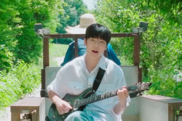 MINHYUK do MONSTA X lança a emocionante "Reaching" com letra sensível e romântica
