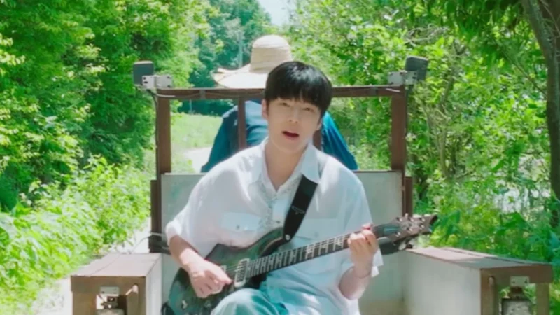 MINHYUK do MONSTA X lança a emocionante “Reaching” com letra sensível e romântica