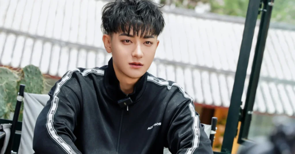 Huang Zitao, ex-EXO, é detido por várias infrações de trânsito em Pequim
