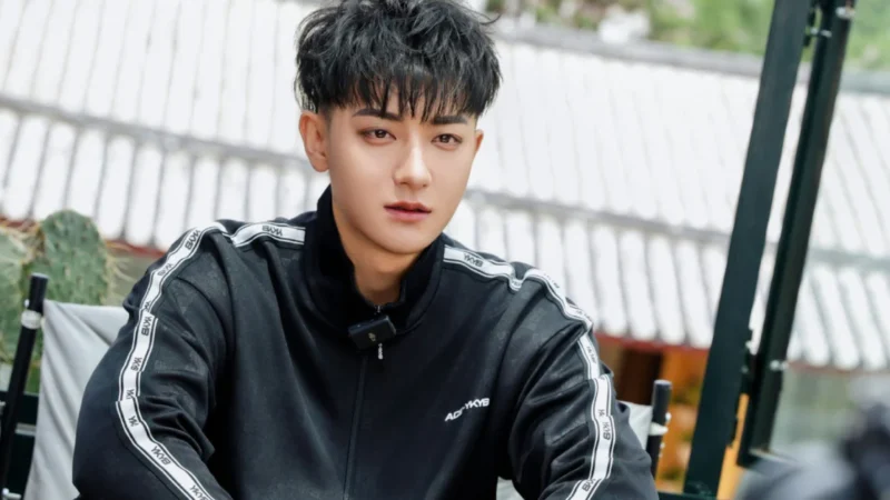 Huang Zitao, ex-EXO, é detido por várias infrações de trânsito em Pequim
