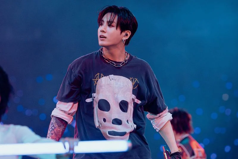 Mulher brasileira é condenada por stalking Jungkook do BTS e recebe pena de liberdade condicional