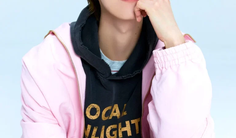 Mark, ex-NCT, pede desculpas por usar camiseta com bandeira confederada